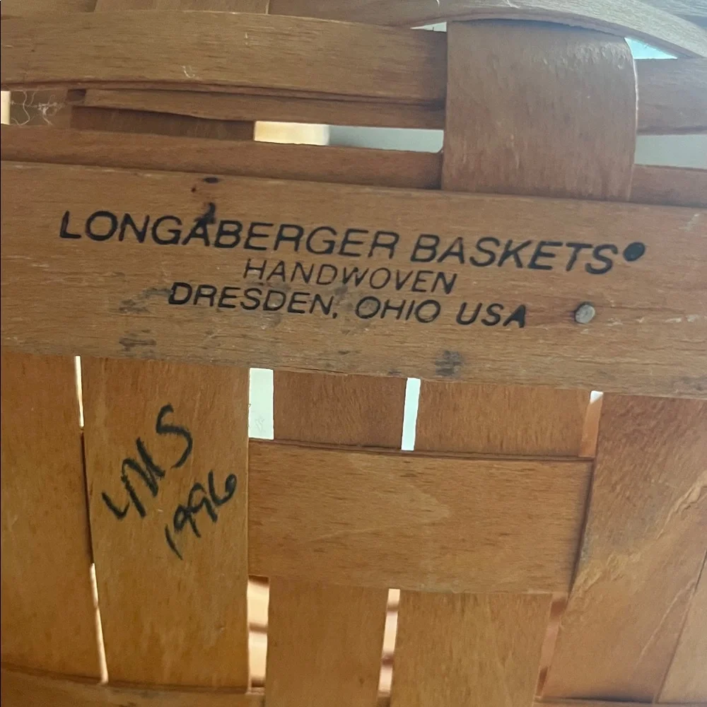 Longaberger 1996 Handwoven Basket